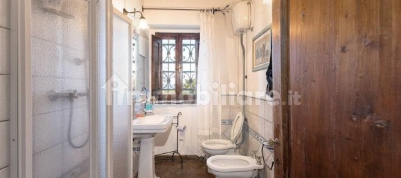 5 bedrooms House in Montone, Italy No. 150441 22