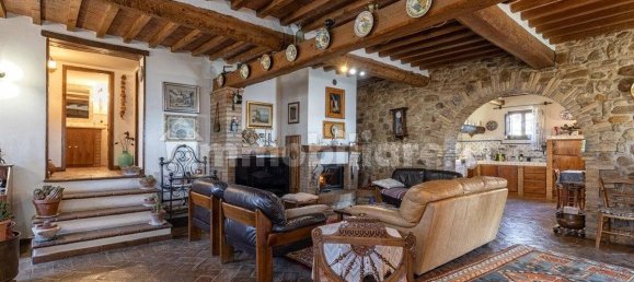 5 bedrooms House in Montone, Italy No. 150441 11