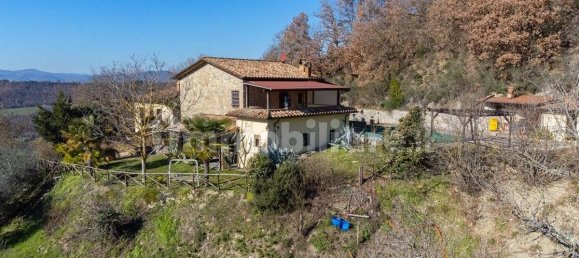 5 bedrooms House in Montone, Italy No. 150441 10