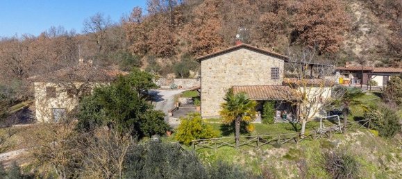 5 bedrooms House in Montone, Italy No. 150441 45