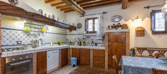 5 bedrooms House in Montone, Italy No. 150441 14