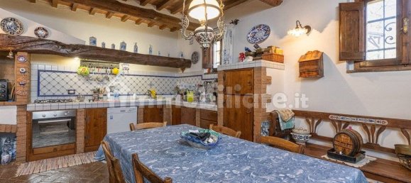 5 bedrooms House in Montone, Italy No. 150441 15