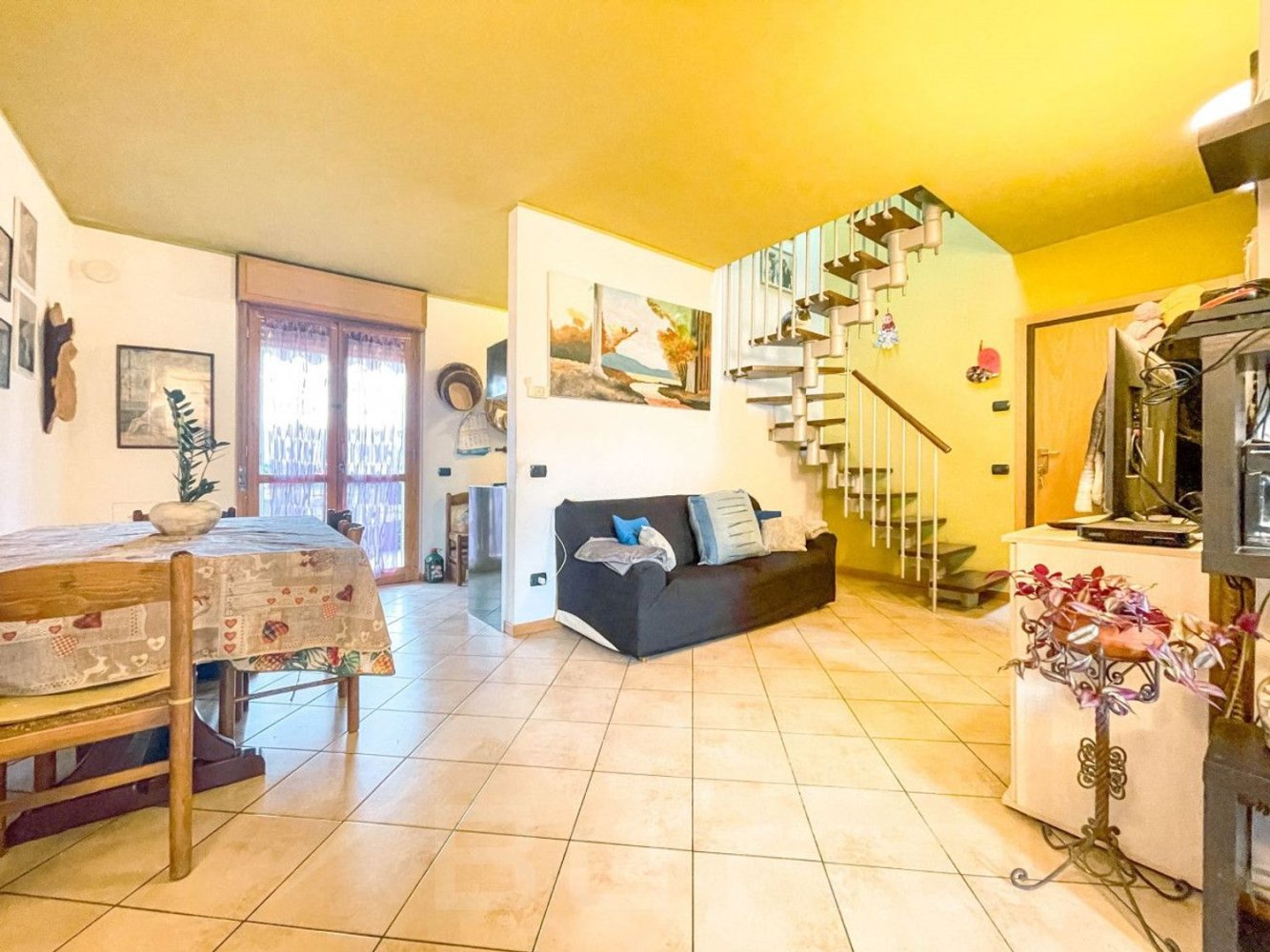 4 rooms Apartment in San Maurizio d'Opaglio, Italy No. 104842