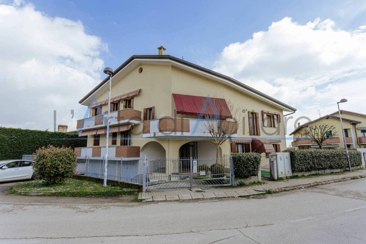 5 rooms Duplex in Legnaro, Italy No. 39334