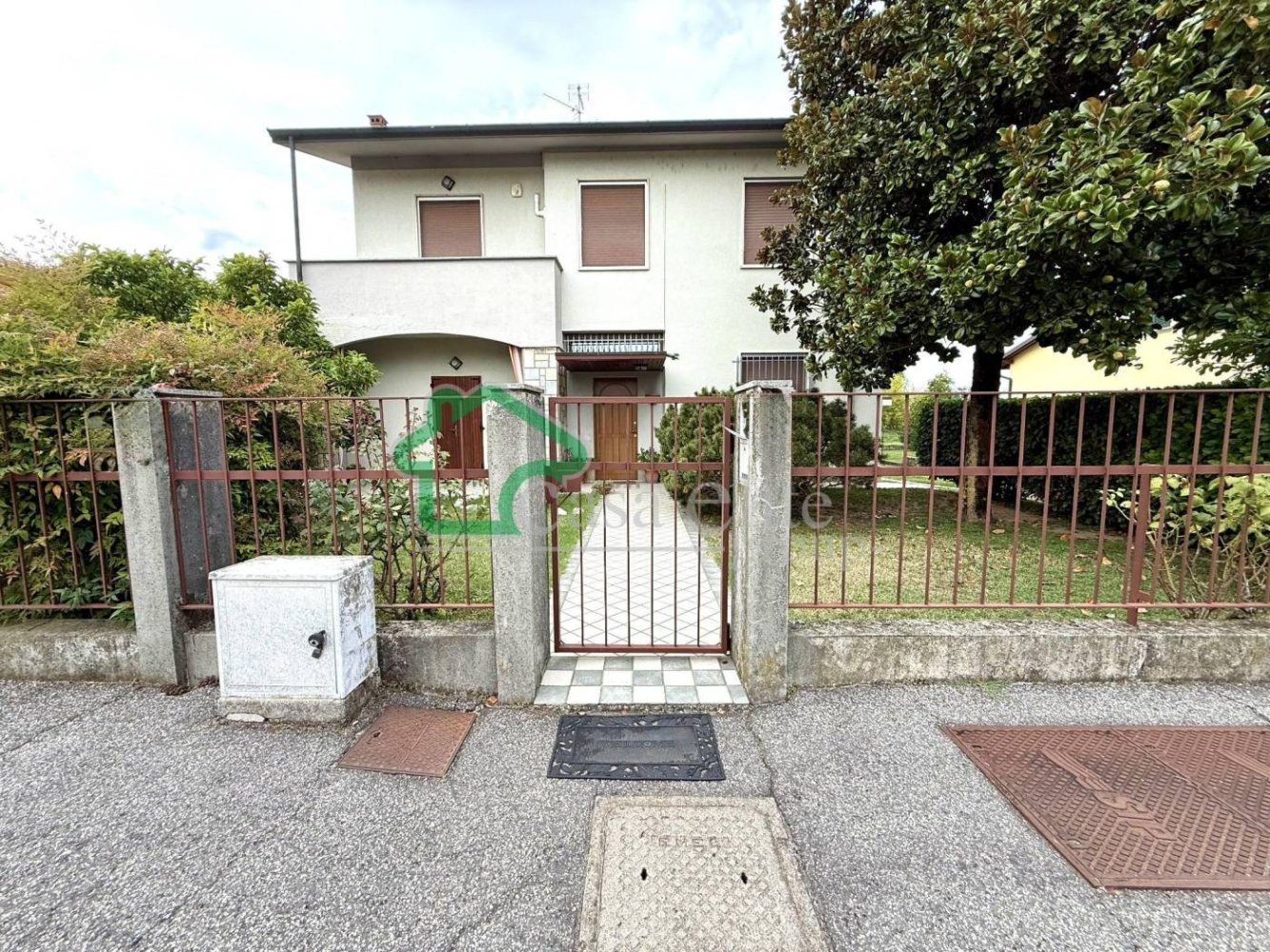 5 bedrooms Villa in Secugnago, Italy No. 303495