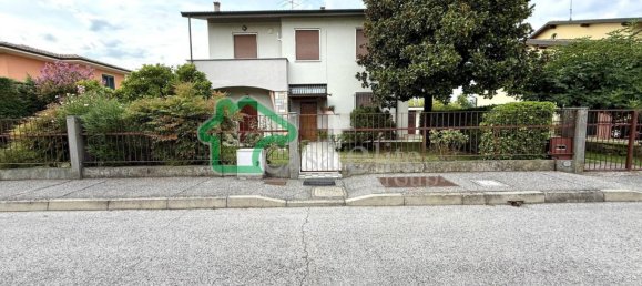 5 bedrooms Villa in Secugnago, Italy No. 303495 3
