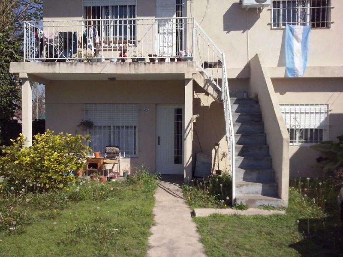 4 bedrooms House in Ituzaingo, Argentina No. 83344