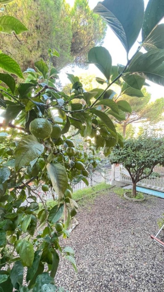 Квартира с 2 спальнями в Лоано, Италия № 374474