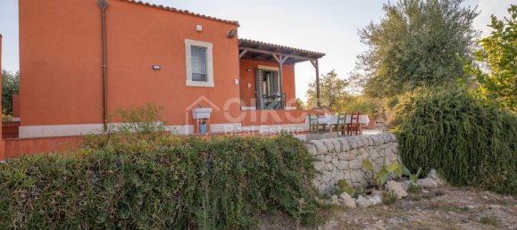 5 rooms Villa in Noto, Italy No. 137607 5