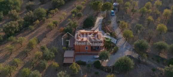 5 rooms Villa in Noto, Italy No. 137607 3