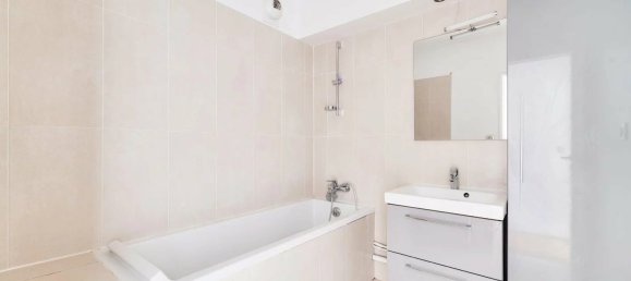 2 bedrooms Apartment in Courbevoie, France No. 347131 8