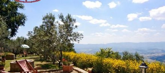 Дом с 4 комнатами в Лоро Чуффенна, Италия № 230840 24