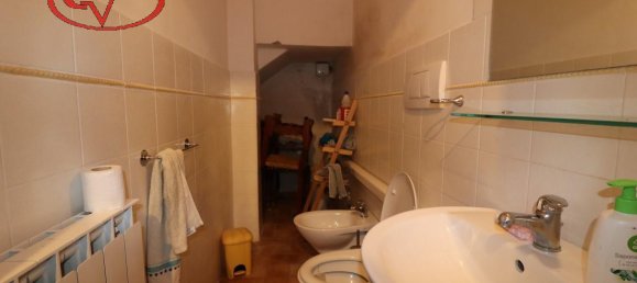 Дом с 4 комнатами в Лоро Чуффенна, Италия № 230840 8