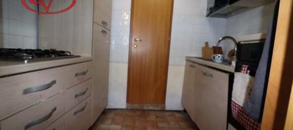 Дом с 4 комнатами в Лоро Чуффенна, Италия № 230840 6