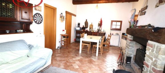 Дом с 4 комнатами в Лоро Чуффенна, Италия № 230840 32