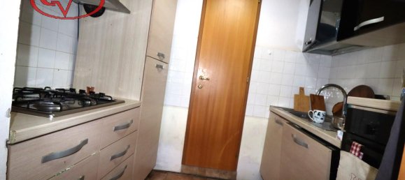 Дом с 4 комнатами в Лоро Чуффенна, Италия № 230840 5