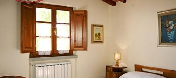 Дом с 4 комнатами в Лоро Чуффенна, Италия № 230840 13