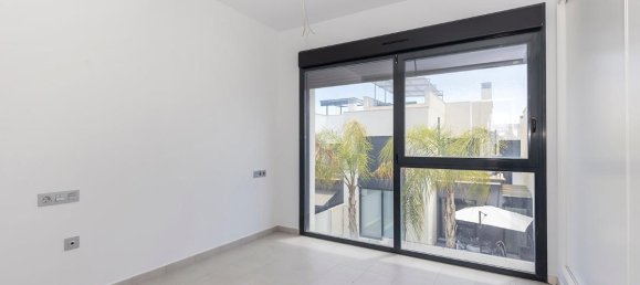 3 bedrooms Villa in Alicante, Spain No. 13530 10