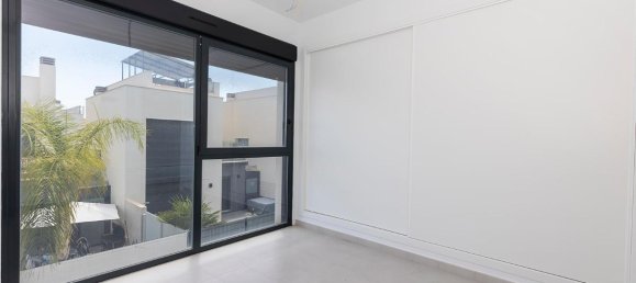 3 bedrooms Villa in Alicante, Spain No. 13530 11