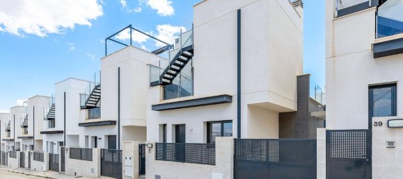 3 bedrooms Villa in Alicante, Spain No. 13530 2