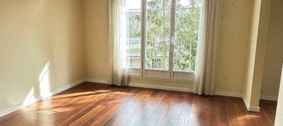 2 Schlafzimmer Wohnung in Buc, France, Nr. 122035 3