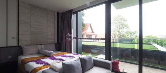 Studio in the Condo in Pattaya, Thailand No. 20510 2