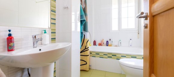 4 bedrooms House in Huetor Vega, Spain No. 151099 17