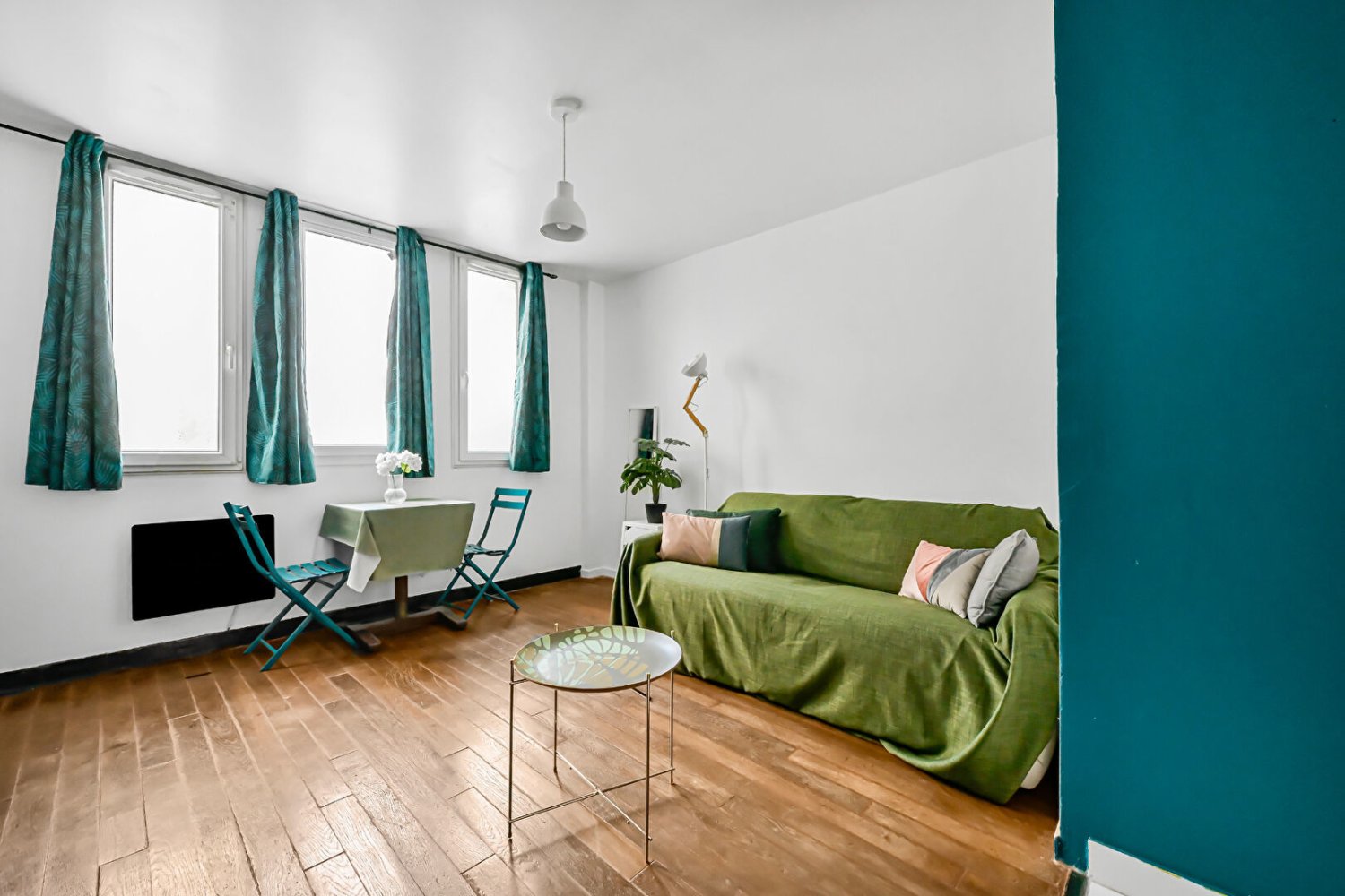 Studio à Paris, France No. 166261