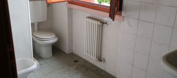 Apartamento de 3 dormitorios en Noceto, Italy No. 380375 6