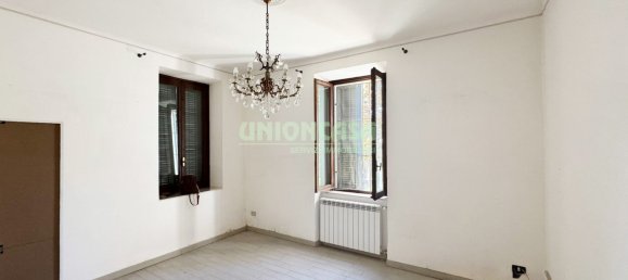 5 Schlafzimmer Haus in Tradate, Italy, Nr. 372591 32