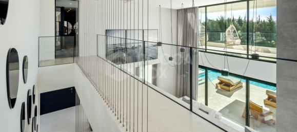 6 bedrooms Villa in Marbella, Spain No. 96582 8