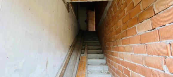 Casa de 8 habitaciónes en Casei Gerola, Italy No. 190539 2