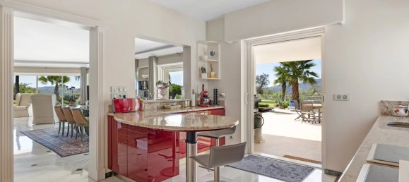 Villa de 4 dormitorios en Auribeau-sur-Siagne, France No. 781 6