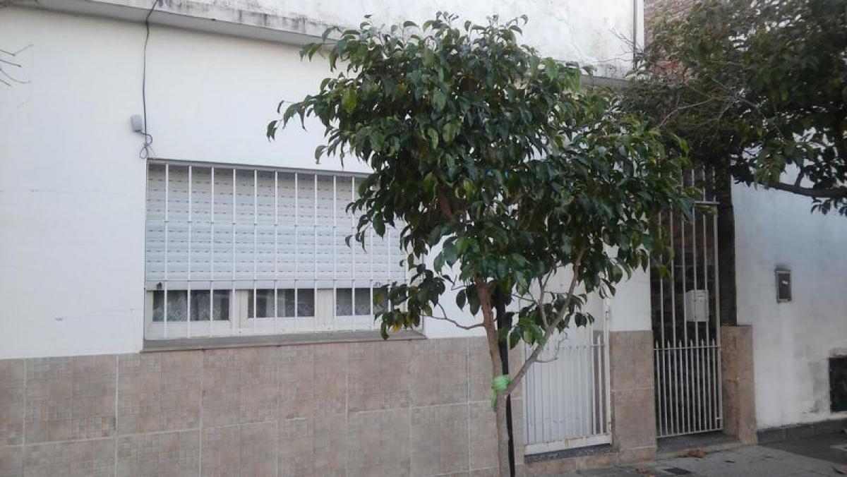 Studio in Lanus, Argentina No. 57219