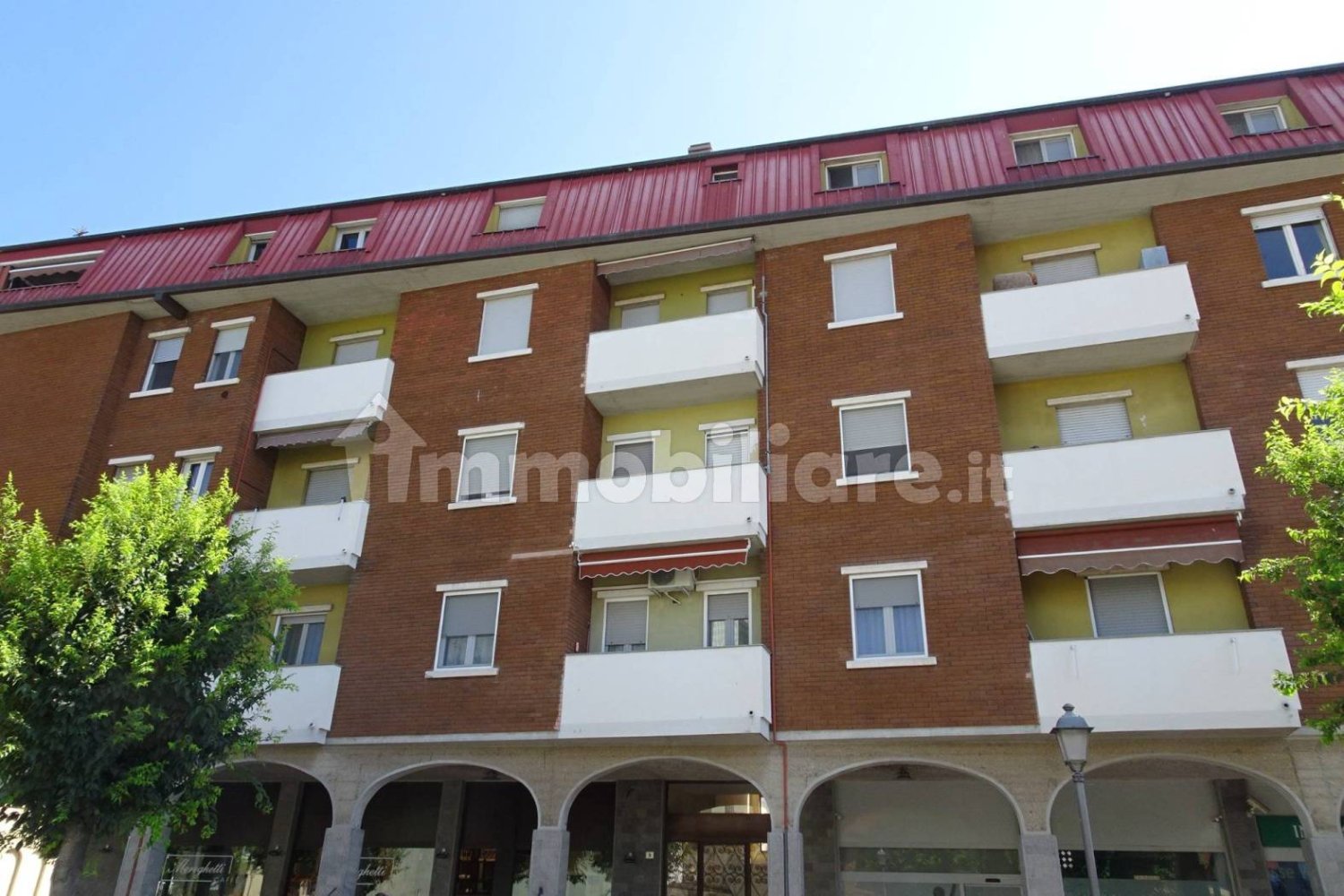 3 Schlafzimmer Wohnung in Parabiago, Italy, Nr. 303055