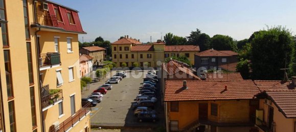 3 Schlafzimmer Wohnung in Parabiago, Italy, Nr. 303055 10