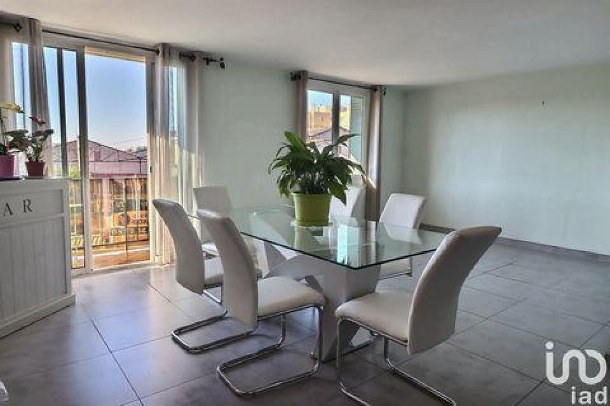 Studio in the Condo in Marseille, France No. 15164