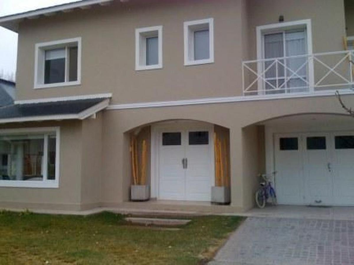 3 bedrooms House in Neuquen, Argentina No. 3271