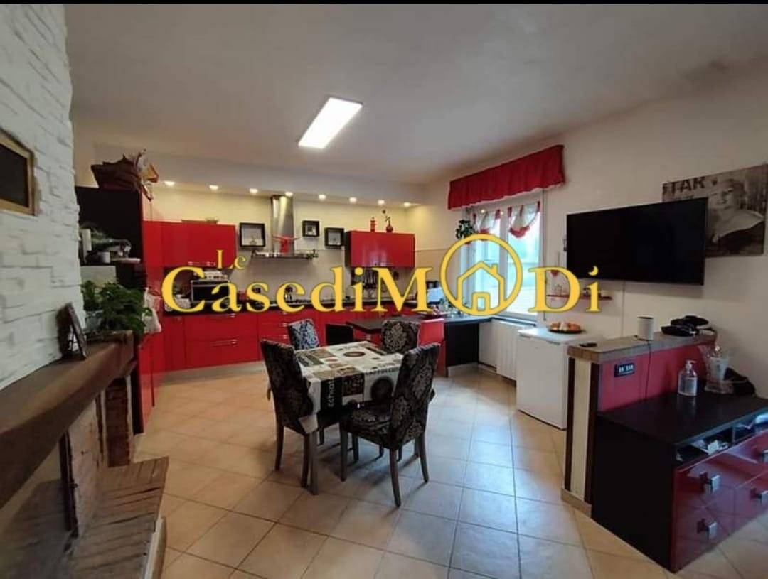 3 bedrooms Apartment in Collesalvetti, Italy No. 112931