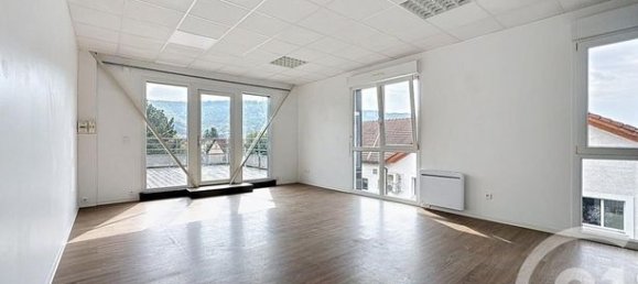 Garage in Doubs, France 525m², Nr. 358942 7