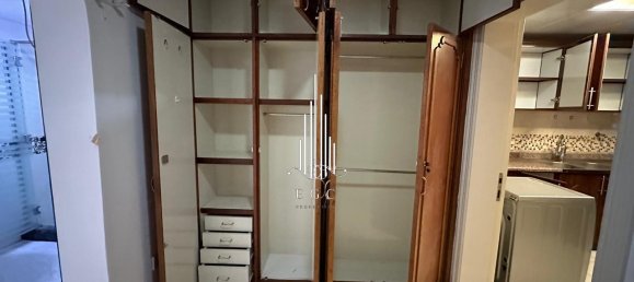 297.3m² Building in Al Khalidiya, UAE No. 53021 8