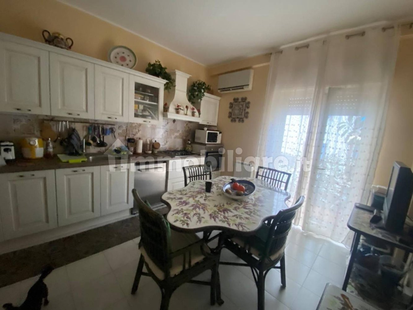 Apartamento de 2 dormitorios en Messina, Italy No. 95896