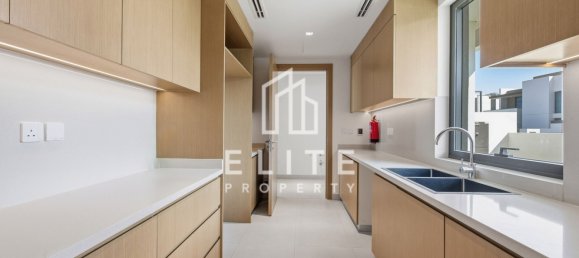 4 Schlafzimmer Villa in Dubai, UAE, Nr. 113188 20