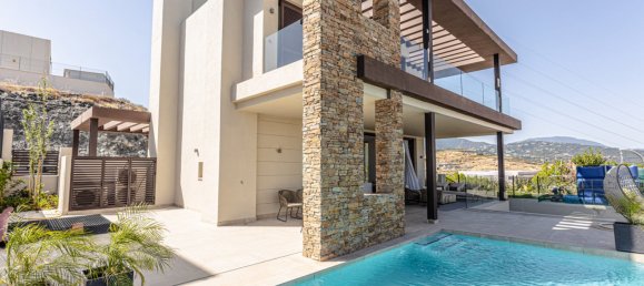 4 bedrooms Villa in Benahavis, Spain No. 601 2