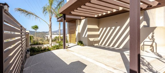 4 bedrooms Villa in Benahavis, Spain No. 601 12