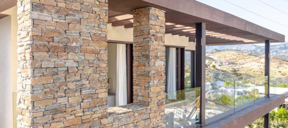 4 bedrooms Villa in Benahavis, Spain No. 601 11