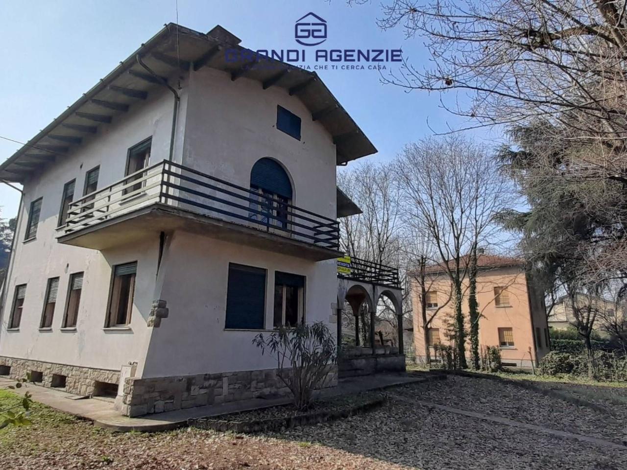 8-salle Villa à Montecchio Emilia, Italy No. 62846