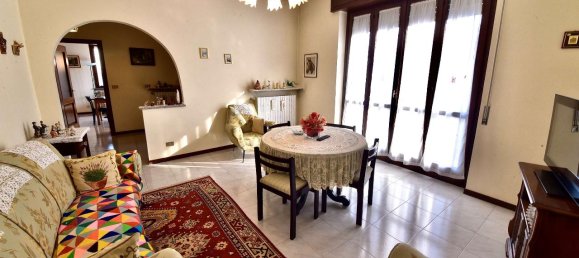 5-Zimmer Villa in Gerenzano, Italy, Nr. 35102 6