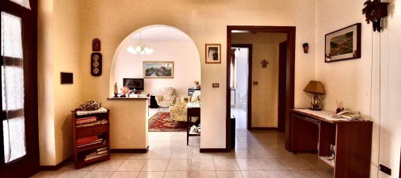5-Zimmer Villa in Gerenzano, Italy, Nr. 35102 10