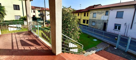 5-Zimmer Villa in Gerenzano, Italy, Nr. 35102 20